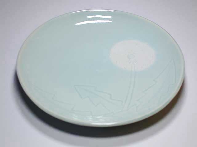 青白磁タンポポ文皿・加藤貴志　Porcelain　vessel