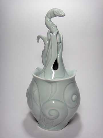 炎の使者(香炉)　制作・加藤貴志　Porcelain　vessel